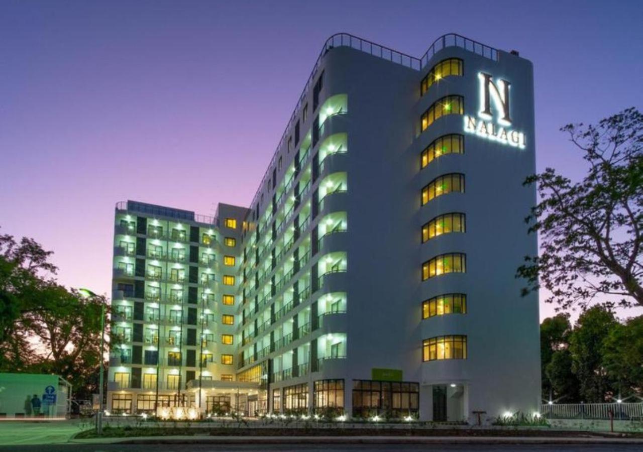 Nalagi Hotel Нади Екстериор снимка